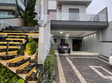 Casa de 4 quartos,  · Casa à Venda com 236m² no Condomínio Aruã