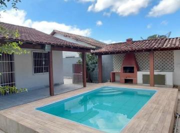 Casa de 3 quartos, Araruama · Casa na rua da praia 3 quartos piscina churrasqueira Financiamento Carta de Crédito Entrada com FGTS