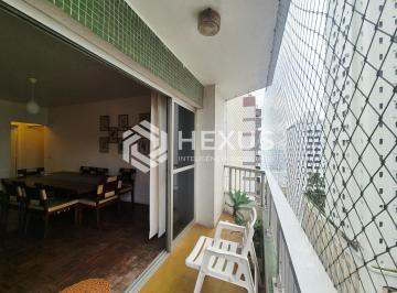 Foto · Apartamento com varanda vista mar a 1 quadra da praia nas Pitangueiras, Guarujá