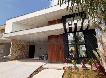 Casa · 162m² · 3 Quartos · 4 Vagas · Cond. Campos do Conde - Casa com Piscina, no Condomínio Campos do Conde