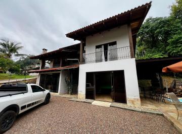 Casa · 220m² · 4 Quartos · 3 Vagas · Casa à venda no bairro Belchior Alto, em Gaspar-SC