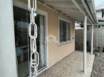 Casa · 70m² · 4 Quartos · 2 Vagas · Casa com 4 dormitórios com 1 suíte - bairro Madri - Palhoça/SC