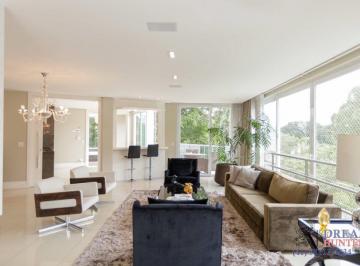 Casa · 700m² · 4 Quartos · 6 Vagas · Imponente Casa em Condomínio em Curitiba, com 700m², 4 Quartos, bairro São João