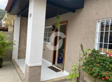 7b8bf5211daeb1a5caa9de97540eb4bf9ad692fc · Casa com 3 dormitórios à venda, 115 m² por R$ 700.000,00 - Pe Pequeno - Niterói/RJ