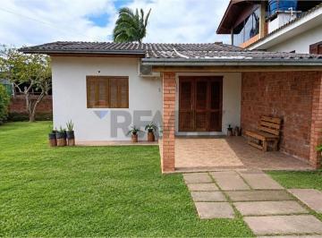 Casa · 48m² · 2 Quartos · Casa com dois dormitórios com pátio amplo !