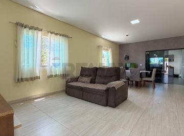 Casa · 200m² · 4 Quartos · 2 Vagas · Casa 4 Quartos em Condomínio no Jardim Botânico | 740m² | R$ 560 Mil