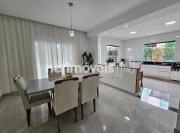 1b09c4b4-fc97-4b7a-b46b-cd92bd1f1a22.webp · Casa em Condomínio com 3 Quartos e 4 Vagas no Vale do Tamanduá