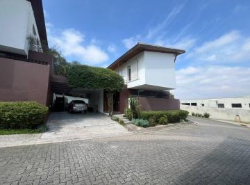 Casa · 268m² · 3 Quartos · 4 Vagas · Casa em Chácara Moinho Velho, Carapicuíba/SP de 268m² 3 quartos à venda por R$ 1.380.000,00