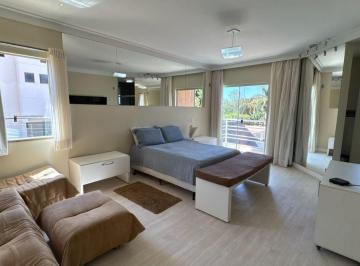 Casa · 1800m² · 5 Quartos · 8 Vagas · CASA ALTO PADRÃO VEREDA DA CRUZ ARNIQUEIRAS 5 QUARTOS PERMUTA LOTE DE 1.800M² PISCINA ÁREA GOURMET