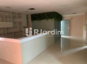 Comercial · 220m² · 6 Quartos · 2 Vagas · Sala :  / Comercial / Botafogo