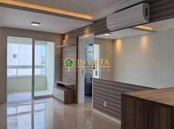 d2c127d14f6b8f724b9e32db91459f189bd9df4a · Apartamento com vista mar e 2 quartos no bairro Abraão, em Florianópolis.