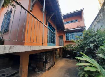Casa de 6 quartos, Salvador · Casa 388m2, 6/4, suíte, muito verde, aconchegante