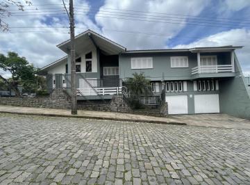 Casa · 530m² · 4 Quartos · 3 Vagas · Casa para locação no bairro Petrópolis, em Caxias do Sul