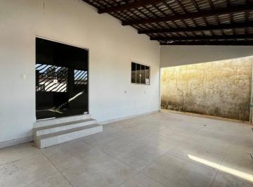 Casa · 3 Quartos · Locação - Bela Vista