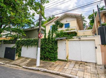 Casa · 380m² · 5 Quartos · Sobrado 05 dormitórios, 04 vagas em Pacaembu.