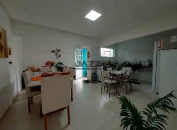 Casa · 245m² · 3 Quartos · Venda: Casa Espaçosa com Edícula - 245 m² - Jardim Satélite