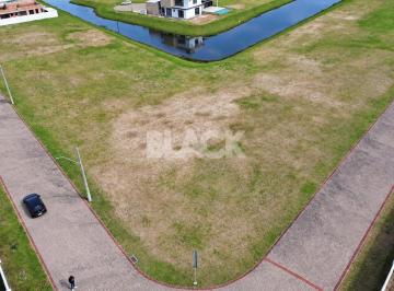 Terreno · 460m² · Terreno de esquina no condomínio Lake fechado na Itapeva em Torres RS