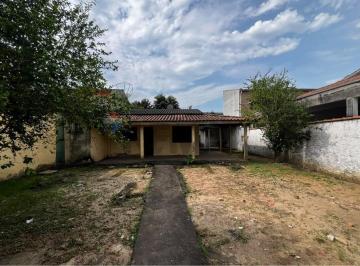 Casa · 141m² · 2 Quartos · 3 Vagas · Casa à venda em Topolândia, São Sebastião/SP – 2 dormitórios, quintal amplo, precisa de reforma