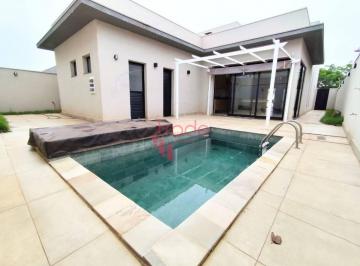 7bdca982fa569886cbfb95c41bd9391ecaa08aec · Casa Térrea em Condomínio Fechado para Alugar com 03 Quartos sendo todos Suítes no Bairro Vila do Go