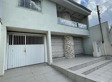 Casa · 147m² · 4 Quartos · 2 Vagas · SOBRADO COM PONTO COMERCIAL PARA LOCAÇÃO NO PINHEIRINHO.