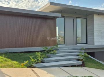 Casa · 720m² · 4 Quartos · 3 Vagas · Casa térrea contemporânea no GSP Arts | 471 m² construídos em terreno de 720 m²