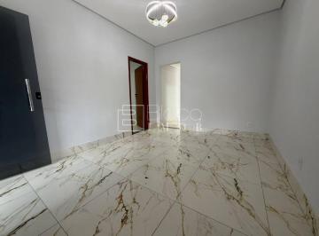 Casa · 112m² · 3 Quartos · 2 Vagas · Casa com 3 quartos, sendo 1 suíte na QR 502 de Samambaia
