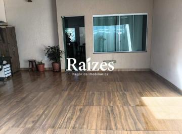 Casa · 107m² · 2 Quartos · 2 Vagas · Casa Residencial com 2 Quartos sendo 1 Suíte, 2 Vagas e Quintal no Novo Mundo em Uberlândia