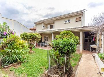 Casa · 364m² · 4 Quartos · 5 Vagas · Casa com edícula em Santa Felicidade, com 4 quartos, sendo 3 suítes e 5 vagas de garagem.