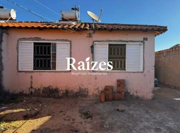Casa · 72m² · 4 Quartos · 3 Vagas · Casa residencial à venda no Bairro Shopping Park em Uberlândia com 4 quartos e quintal