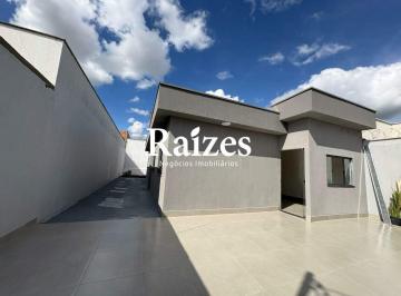 Casa · 120m² · 3 Quartos · 2 Vagas · Casa à venda no Bairro Laranjeiras em Uberlândia com 3 quartos sendo 1 suíte e varanda gourmet