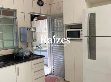 Casa · 230m² · 2 Quartos · 2 Vagas · Casa no Canaã com 2 quartos em Uberlândia