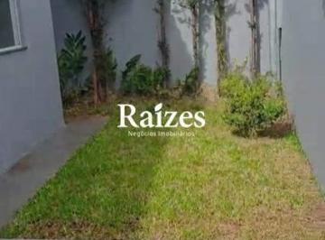 Casa · 115m² · 3 Quartos · 2 Vagas · Casa à venda no Jardim Holanda em Uberlândia com 3 quartos sendo 1 suíte e 2 vagas