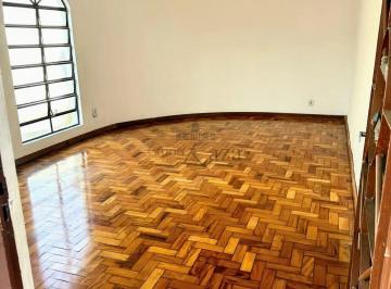 Casa · 260m² · 3 Quartos · 2 Vagas · Casa - Vila Tesouro - 3 Dormitórios - 190m².
