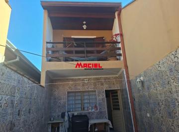 Casa · 115m² · 3 Quartos · 2 Vagas · Sobrado com 3 dormitórios, 2 suítes e churrasqueira no Bosque dos Ipês!