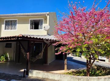 Casa · 120m² · 3 Quartos · 3 Vagas · Sobrado ensolarado em condomínio fechado