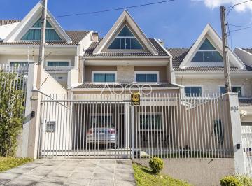 Casa · 210m² · 4 Quartos · 4 Vagas · Sobrado Triplex Mobiliado para Alugar no Uberaba &