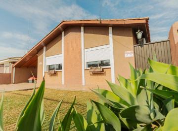 professor-ivon-zardo-35-161719329964042_fhd.webp · Casa à venda na Vila Estrela, Ponta Grossa, PR