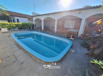 Casa · 640m² · 3 Quartos · 3 Vagas · Casa com amplo terreno a venda no Centro Guaratuba