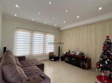 Casa de 3 quartos, Botucatu · Casa para venda em Jardim Cambuí de 180.00m² com 3 Quartos, 1 Suite e 2 Garagens