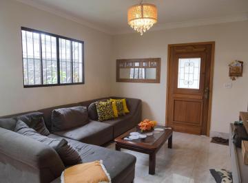 img0 · Casa com 4 Quarto(s) e 4 banheiro(s) para Alugar, 380 m² por R$ 3376 / Mês