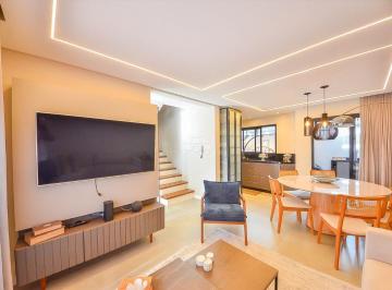 Casa de 3 quartos, Curitiba · Triplex com 3 Quartos (2 Suítes), Área Gourmet e 2 Vagas de Garagem no Alto Boqueirão