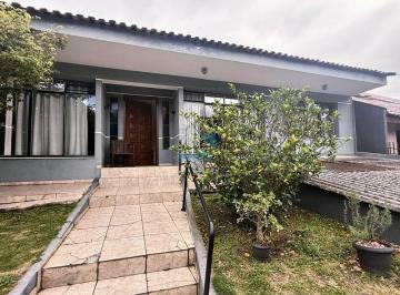 Casa · 225m² · 4 Quartos · 2 Vagas · Casa à Venda em Capão Raso, Curitiba - 2 Suítes e 3 Banheiros