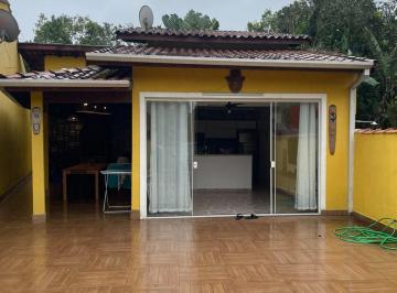 Casa · 100m² · 2 Quartos · 2 Vagas · Casa à venda no Condomínio Cosa do Sol - Praia de Guaratuba - Bertioga.