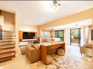 Casa · 200m² · 4 Quartos · 2 Vagas · Casa à venda com 200m², 4 dormitórios, suíte, 2 vagas no Tamboré 6, SP