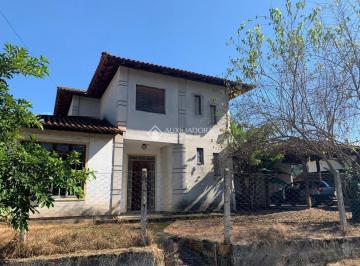 Casa · 440m² · 3 Quartos · Casa com 3 dormitórios, sendo 1 suíte, e 440 m² de área