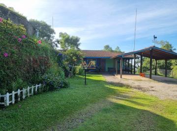 Rural · 1m² · 3 Quartos · 3 Vagas · Sítio à Venda no Jardim Maricá, impecável em Mogi das Cruzes com água de nascent