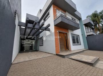 Casa · 125m² · 3 Quartos · Sobrado com 3 dormitórios e piscina