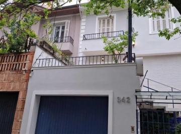 Comercial · 125m² · 2 Vagas · Casa comercial na Rua Apiacás, 342 • 125 m²