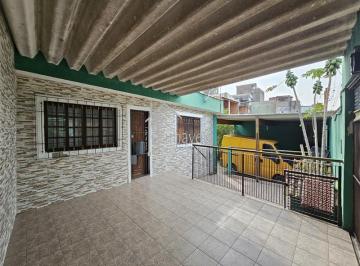 Casa · 205m² · 3 Quartos · 4 Vagas · Casa para venda em Jardim Itápolis de 205.00m² com 3 Quartos, 1 Suite e 4 Garagens