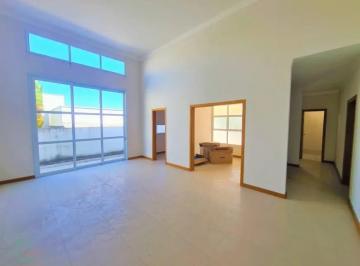 Casa · 250m² · 3 Quartos · 4 Vagas · Casa de Condomínio para alugar em Centro de 250.00m² com 3 Quartos, 3 Suites e 4 Garagens